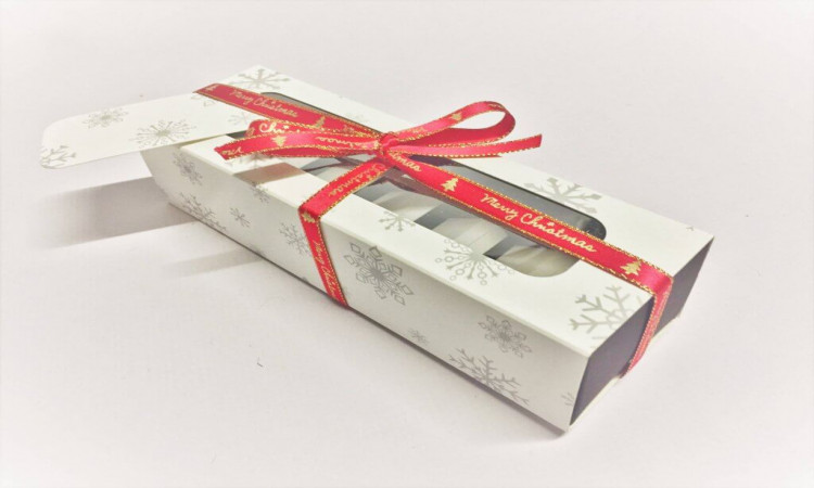 How to Select Perfect Color Combination for Customization of Macaron Boxes