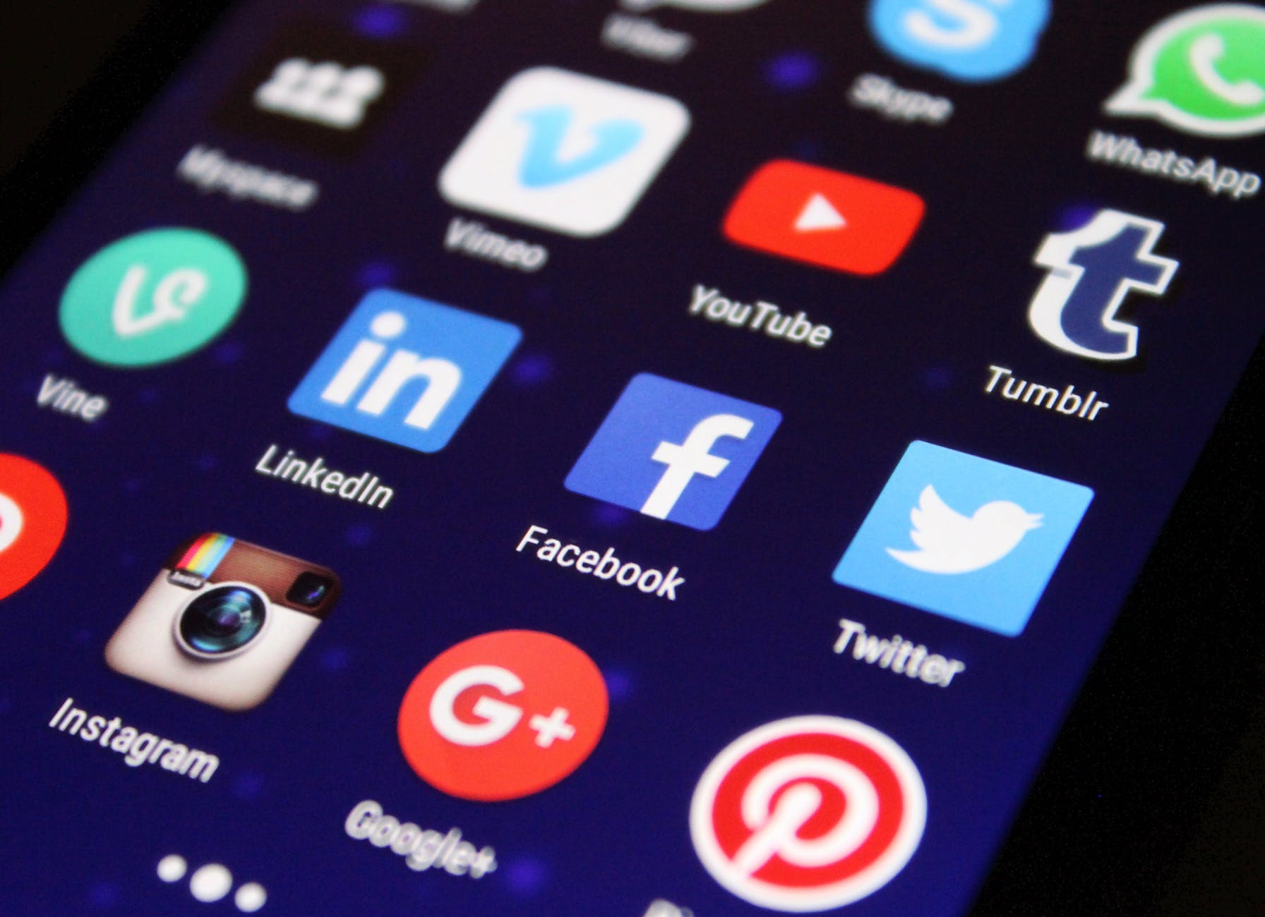 Best website Download Video From YouTube, Facebook, Instagram & Twitter