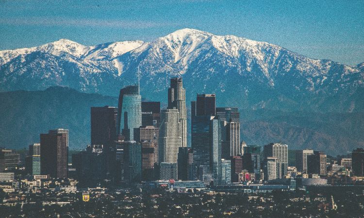 Discover Los Angeles With LHE To LAX Cheap Flights