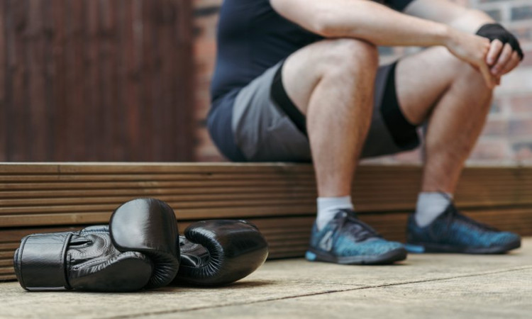 What is the Difference Between 12oz and 10oz Boxing Gloves?
