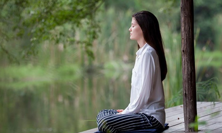 The Link Between Non-Judgment And Yoga and Meditation