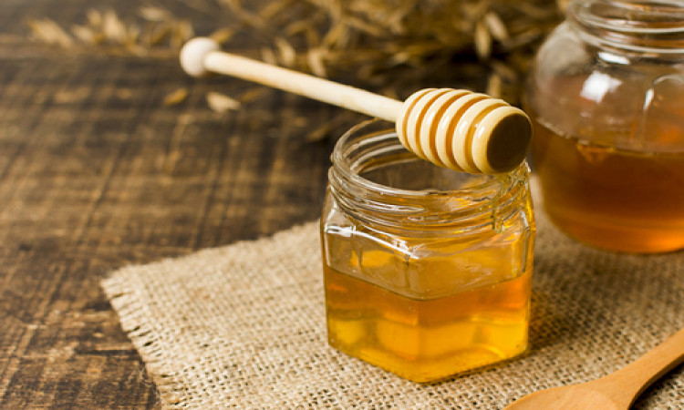 How Pure Honey Is Effective For Skin and How Can It Help You To Care For Your Skin?