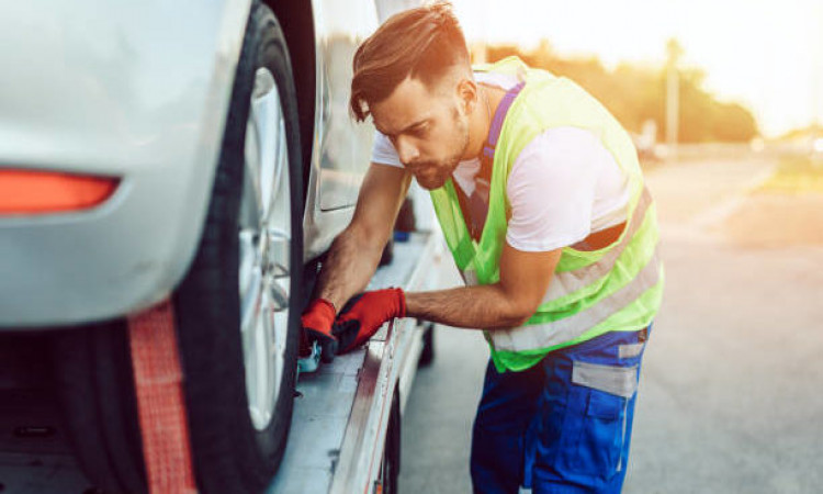 How to Choose the Right Car Roadside Assistance?
