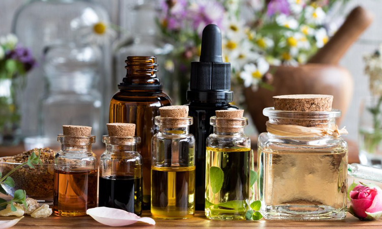 6 Essential oils for healthy and glowing skin.