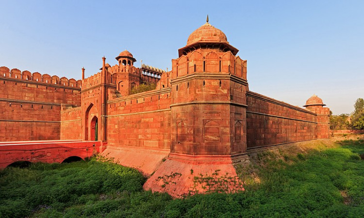 What Fascinates Travelers While They Visit Delhi