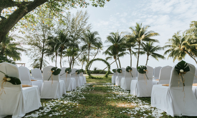 7 Ways to Enjoy Your Outdoor Living Space All Year